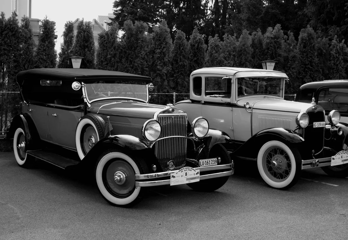 Due belle auto d’epoca